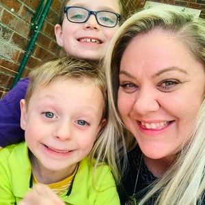 Meet your Posher, Lara